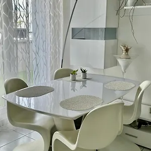 De Standing, Parking Prive, Climatise, Proche Du Centre-ville Et La Gare Centre Appartement
