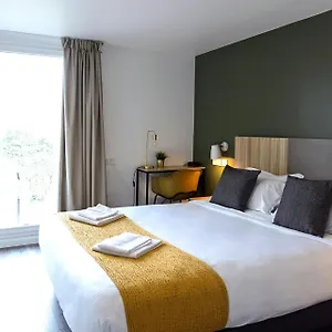 In 13 Hotel